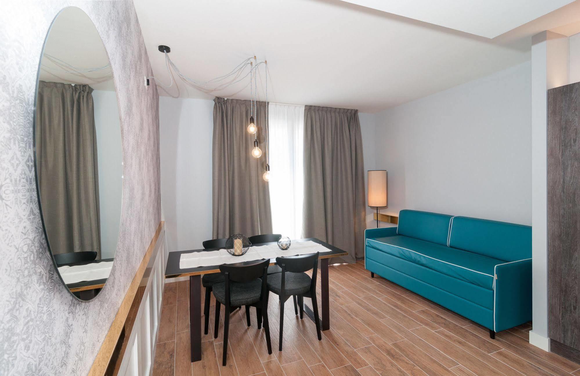 Residence Ten Suite Ріміні Екстер'єр фото