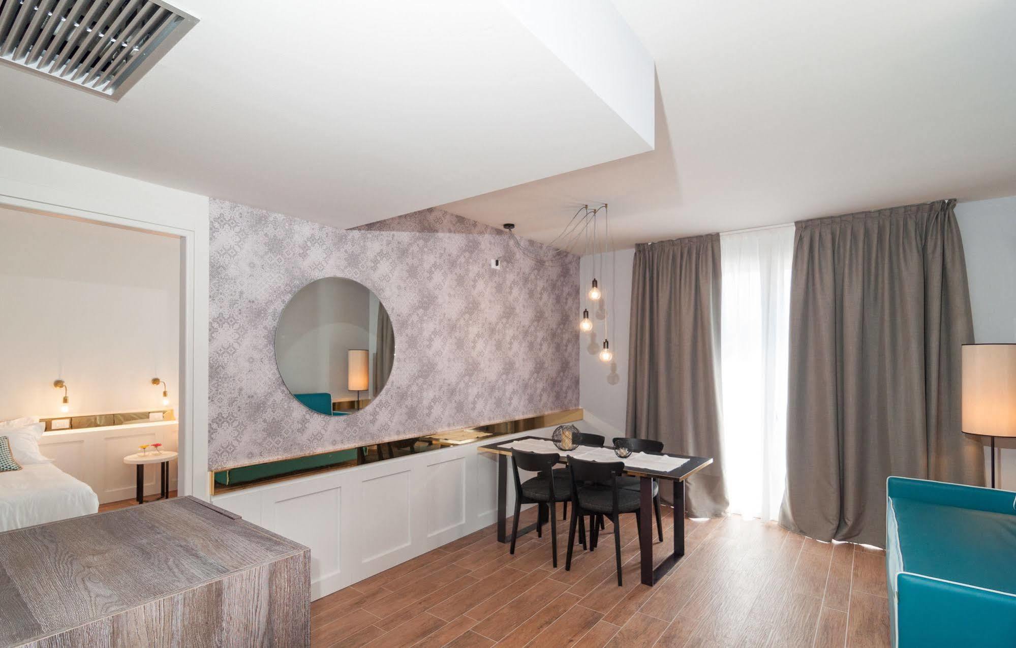 Residence Ten Suite Ріміні Екстер'єр фото
