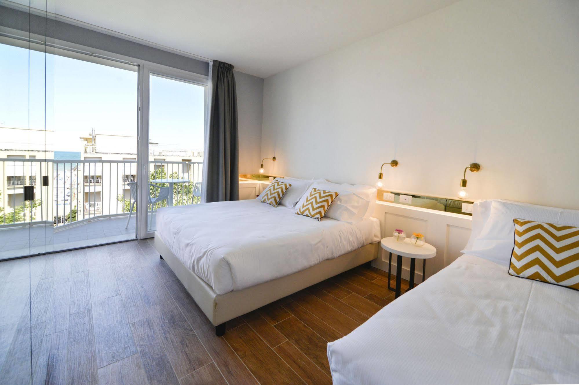 Residence Ten Suite Ріміні Екстер'єр фото